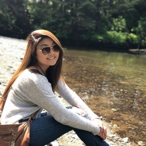 Meet your Posher, Laura